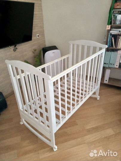 Кроватка детская с матрасом 120 60