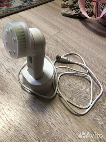 Очищающая щетка Clinique Sonic System