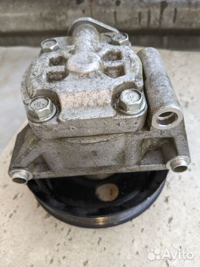 Насос гур Freelander 2 6G91-3A696-EF