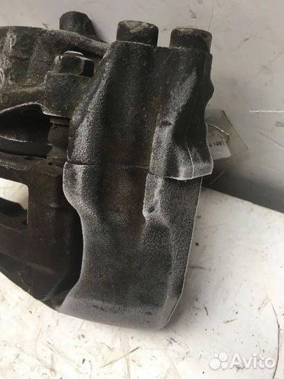 Суппорт тормозной передний правый Volkswagen