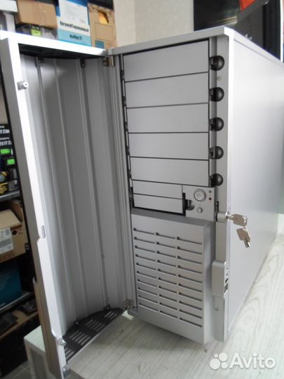 Новый корпус Thermaltake Eureka Silver Обмен