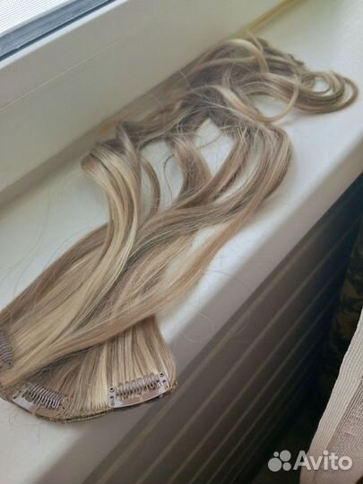 Волосы на заколках