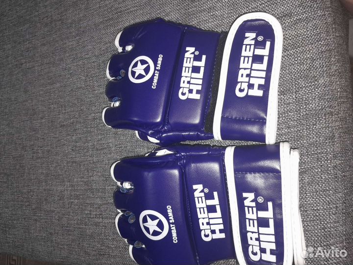 Перчатки для единоборств mma