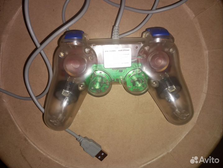 Джойстик-геймпад Nakatomi GP-F10EL с вибрацией