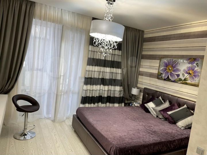 3-к. квартира, 140 м², 3/9 эт.