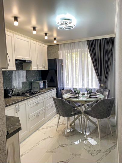 2-к. квартира, 60 м², 1/5 эт.