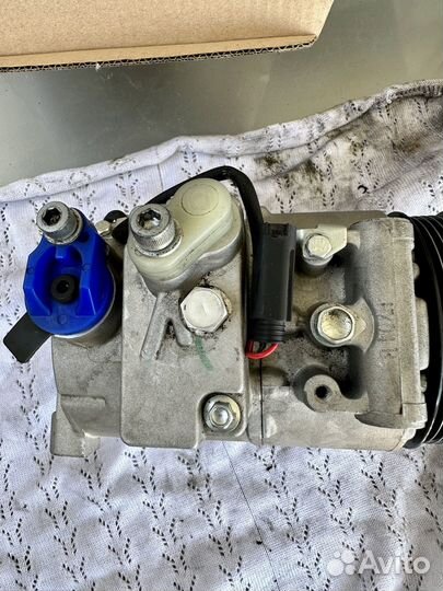 Компрессор кондиционера Mercedes W212