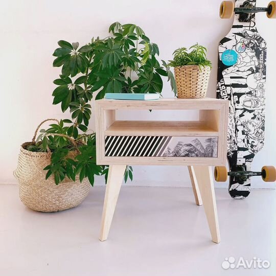 Прикроватная тумбочка