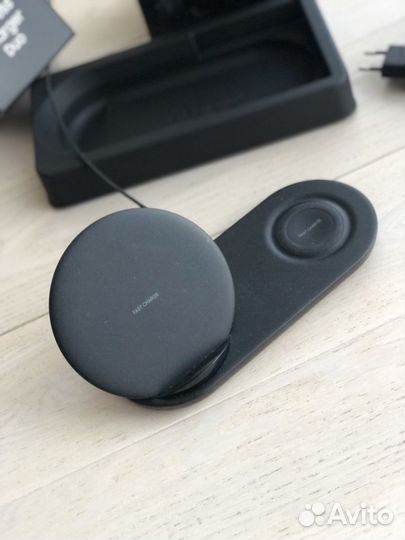 Безпроводная зарядка Samsung Wireless Charger Duo