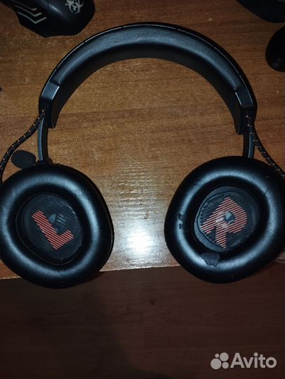 Беспроводные игровые наушники jbl quantum 600