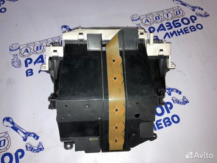 Панель приборов Toyota Platz NCP12 1nzfe 1999-2005