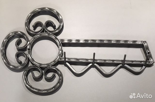 Вешалка в виде ключа