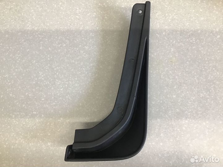 Брызговик задний левый Kia Sorento II 2009-2020
