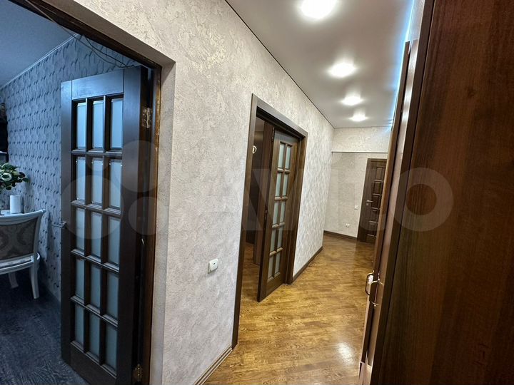 3-к. квартира, 90 м², 1/10 эт.