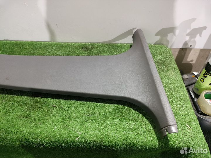 Обшивка средней стойки правая ford Focus 2