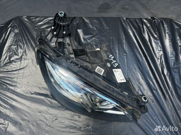 Фара правая Mercedes-Benz E-Class W213 2018