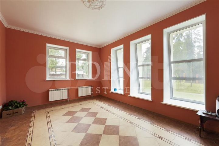 Дом 500 м² на участке 25 сот.