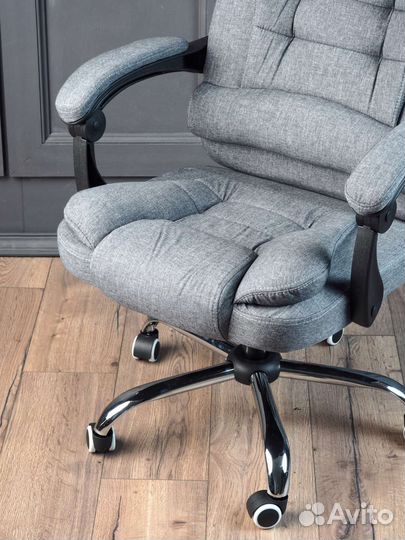 Офисное кресло