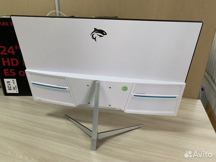 Монитор Shark Blade 24