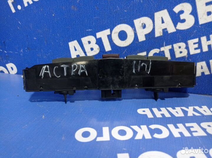 Блок кнопок Opel Astra H хэтчбек Z16XEP 2007