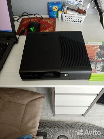 Игровая приставка Xbox 360 e