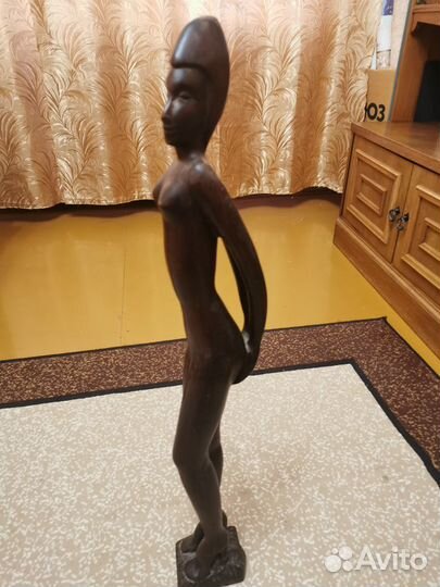 Продам статуэтку 