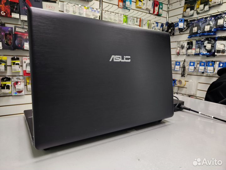 Ноутбук Asus 320GB 8GB две видеокарты