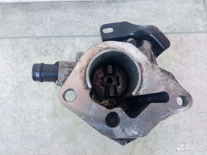 Насос вакуумный Renault Megane 2 8200399569