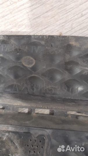 Решетка бампера правая Mercedes W 213 E Class С