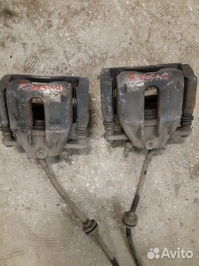 Суппорт передний левый Renault Duster