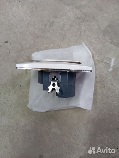 Розетка с USB+ с двумя входами USB для зарядки