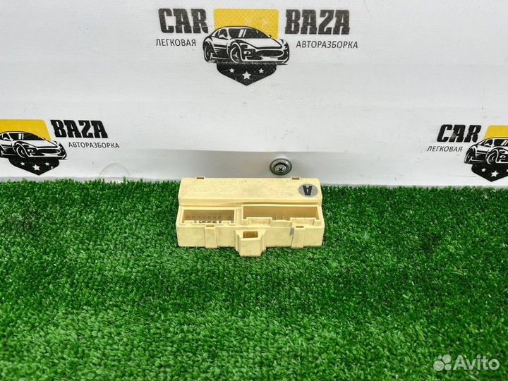 Блок управления предохранителей салона