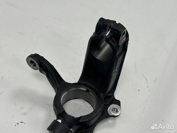 Кулак поворотный левый на VW Polo 01-20