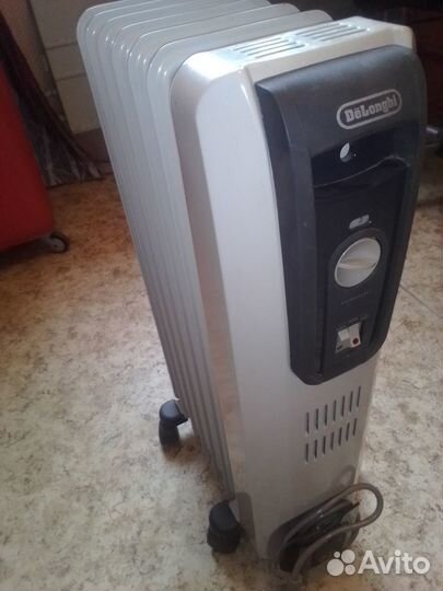 Масляный обогреватель DeLonghi