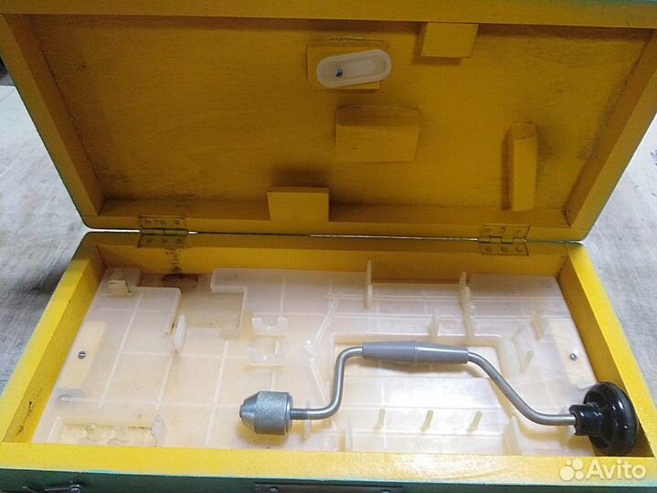 Чемодан деревянный под слесарный инструмент