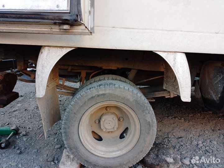 Mazda Bongo 2.0 AT, 2000, 80 000 км