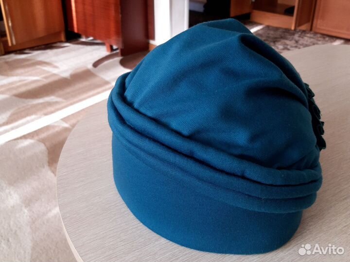 Шапка весенняя женская