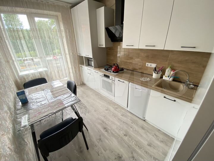 2-к. квартира, 57 м², 3/12 эт.