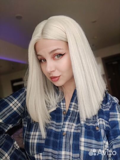 Парик блонд белоснежный на сетке каре