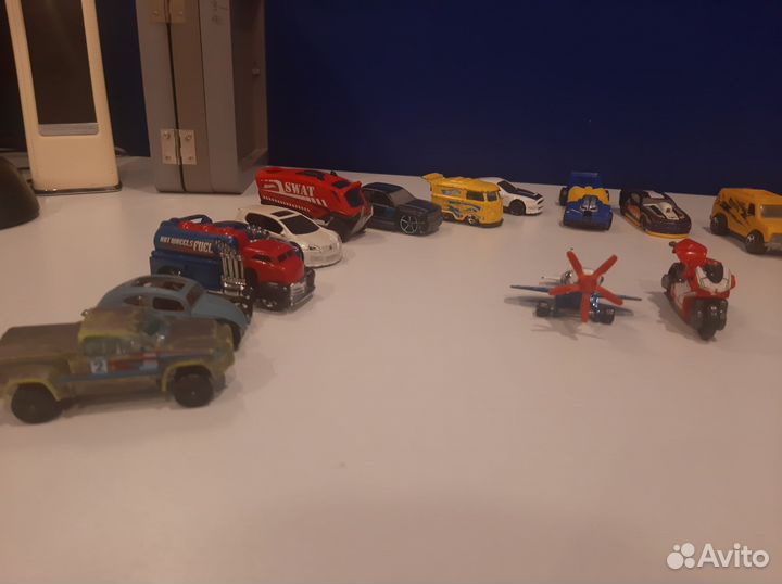 Машинки hotwheels