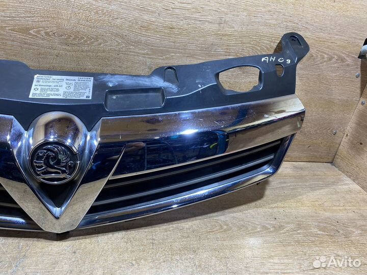 Решетка радиатора Opel Astra H рест Арт. 130334