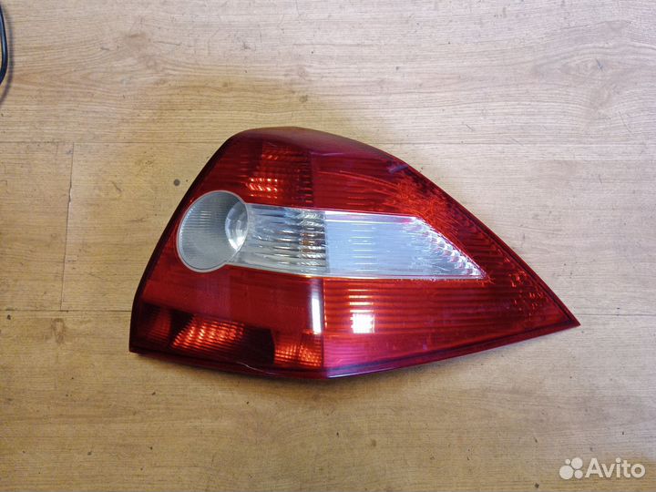 Фонарь задний правый renault megane 2