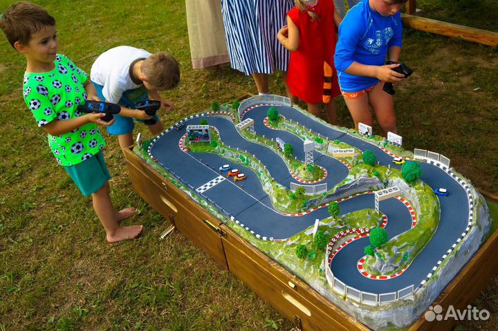 Гоночный трек для радиоуправляемых машинок