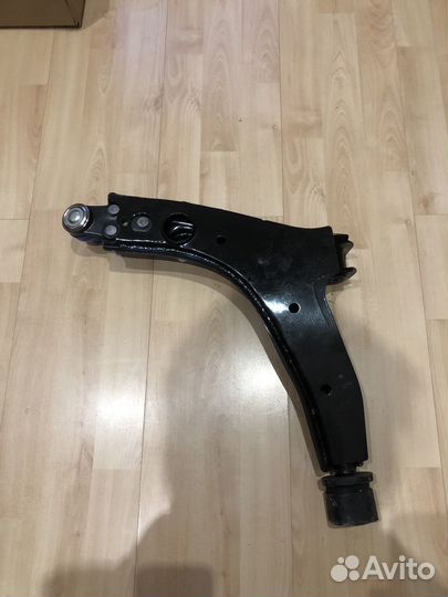 Рычаг передний правый nexia / lanos новый 96218398