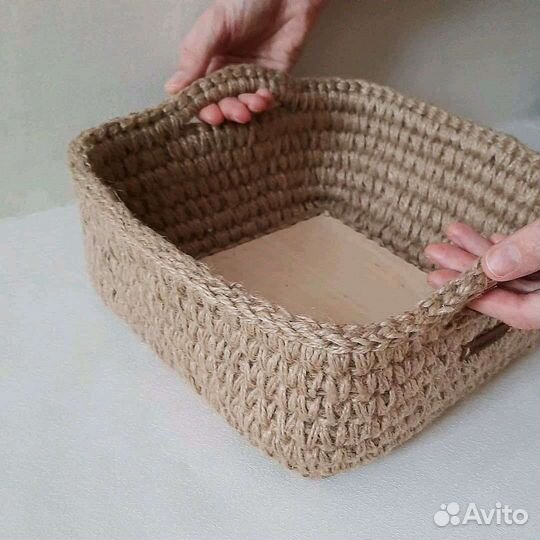 Корзина интерьерная вязаная