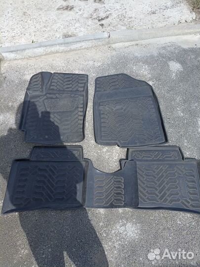 Автомобильные коврики KIO RIO и универсальные