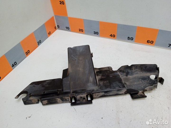 Воздуховод левый Volkswagen Touareg 7LA 3.2