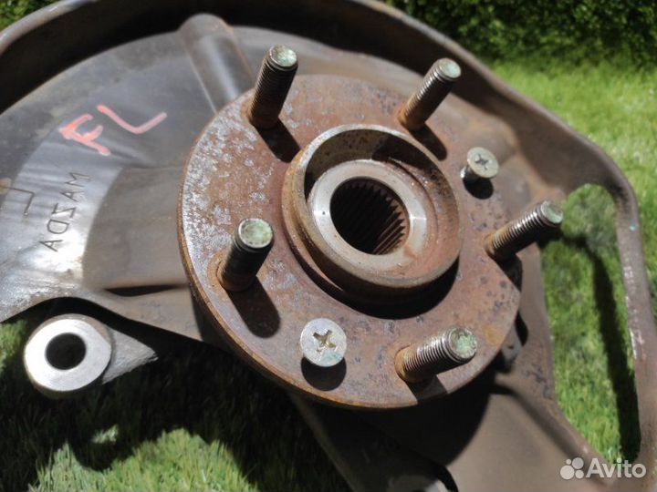 Ступица передняя левая Mazda Cx7 2007