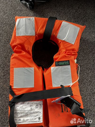 Спасательный жилет