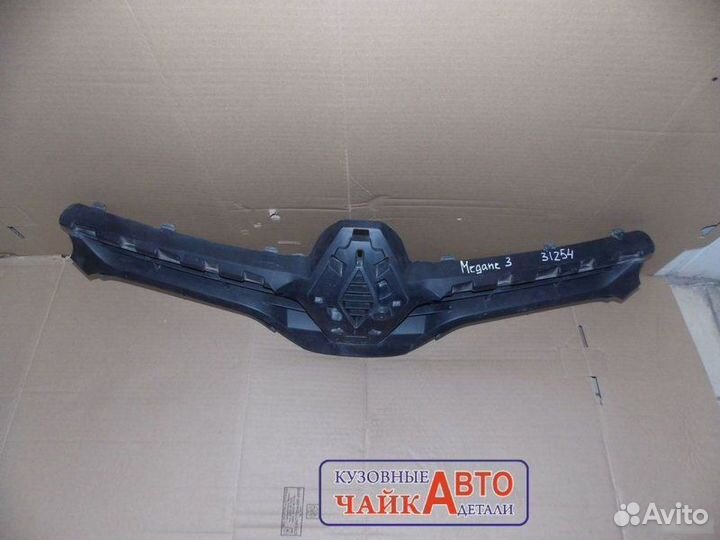 Решетка радиатора Renault Megane 3